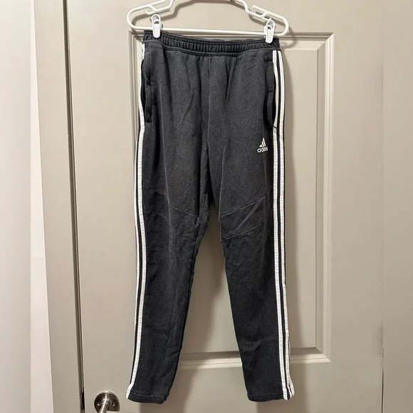 Adidas Grey sweat pants/ joggers size Medium - Picture 1 of 2